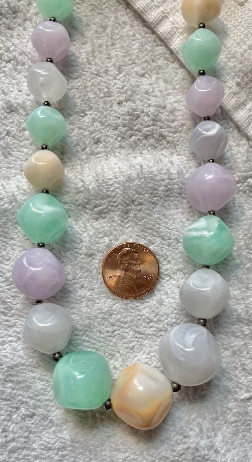 24″ Vintage Lucite Beaded Necklace Chunky Pastel Coral Blue Purple Marbled Beads