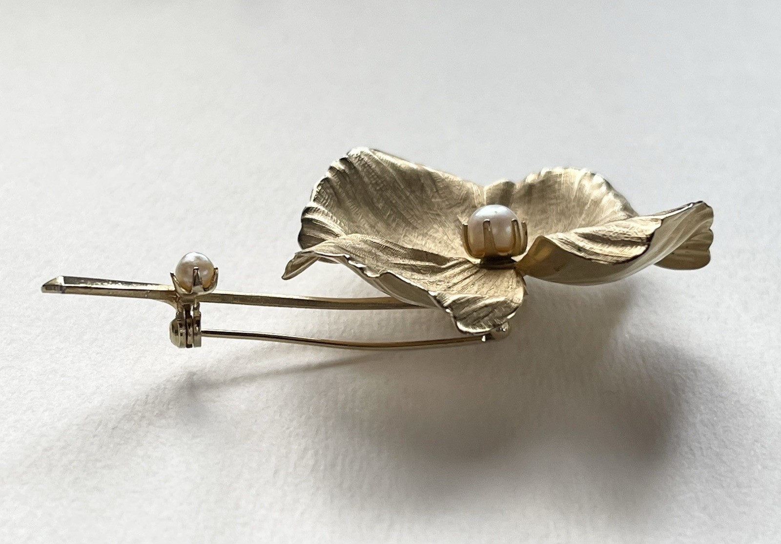 Vintage Textured Gold Tone Flower Pansy with Prong Set Faux Pearl Accents