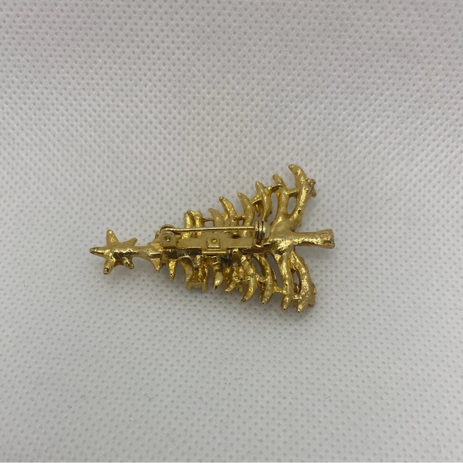 Vintage Rhinestone Gold ToneChristmas Tree Pin Brooch Approximately 2”
