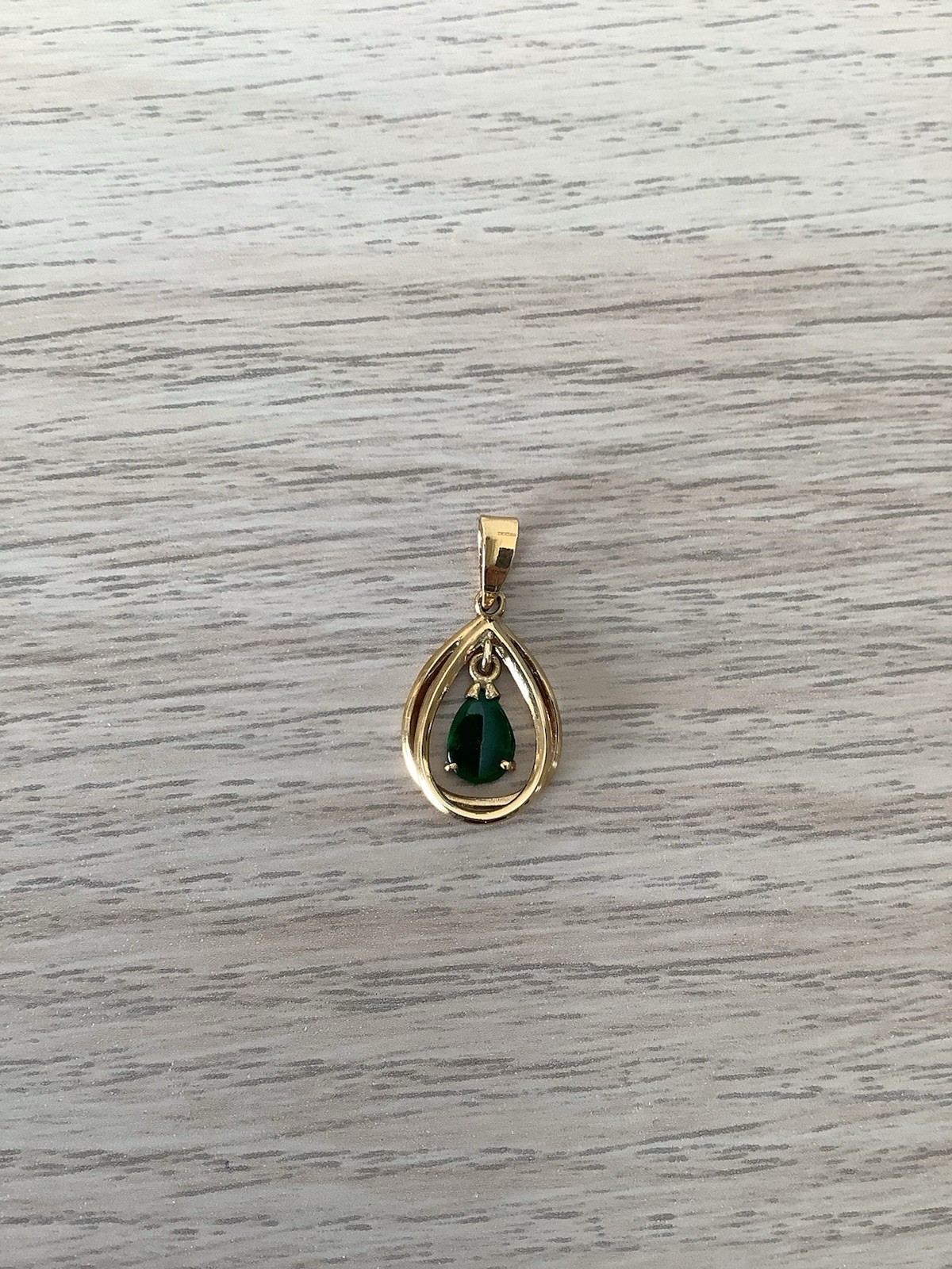 Vintage 14 Kt Yellow Gold &Jade Cabochon Pendant 60s Classic Estate 1.34 g Retro