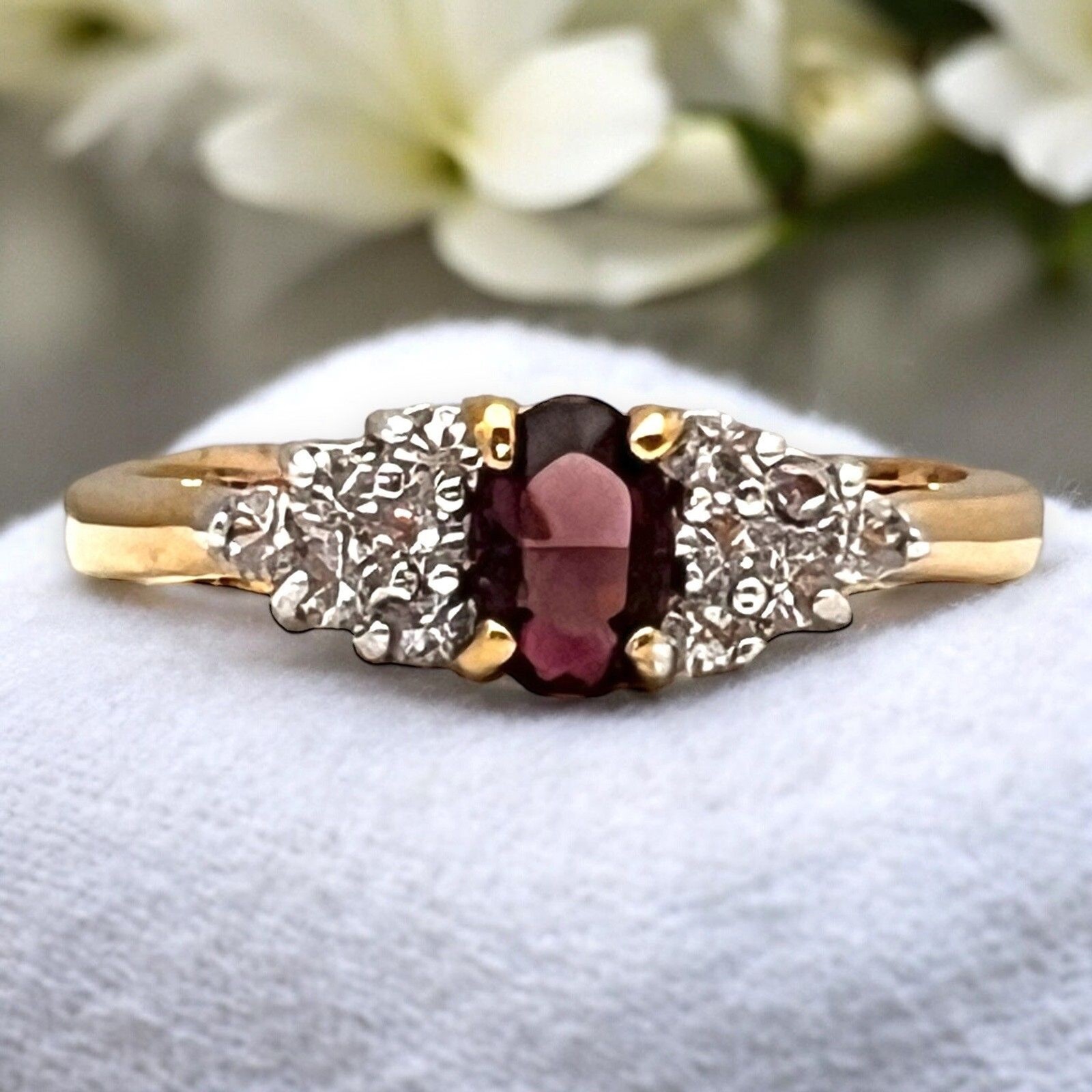 Vintage 1970s Ring Size 7 Purple CZ Cluster Prong Set Gold Plated – 14Z