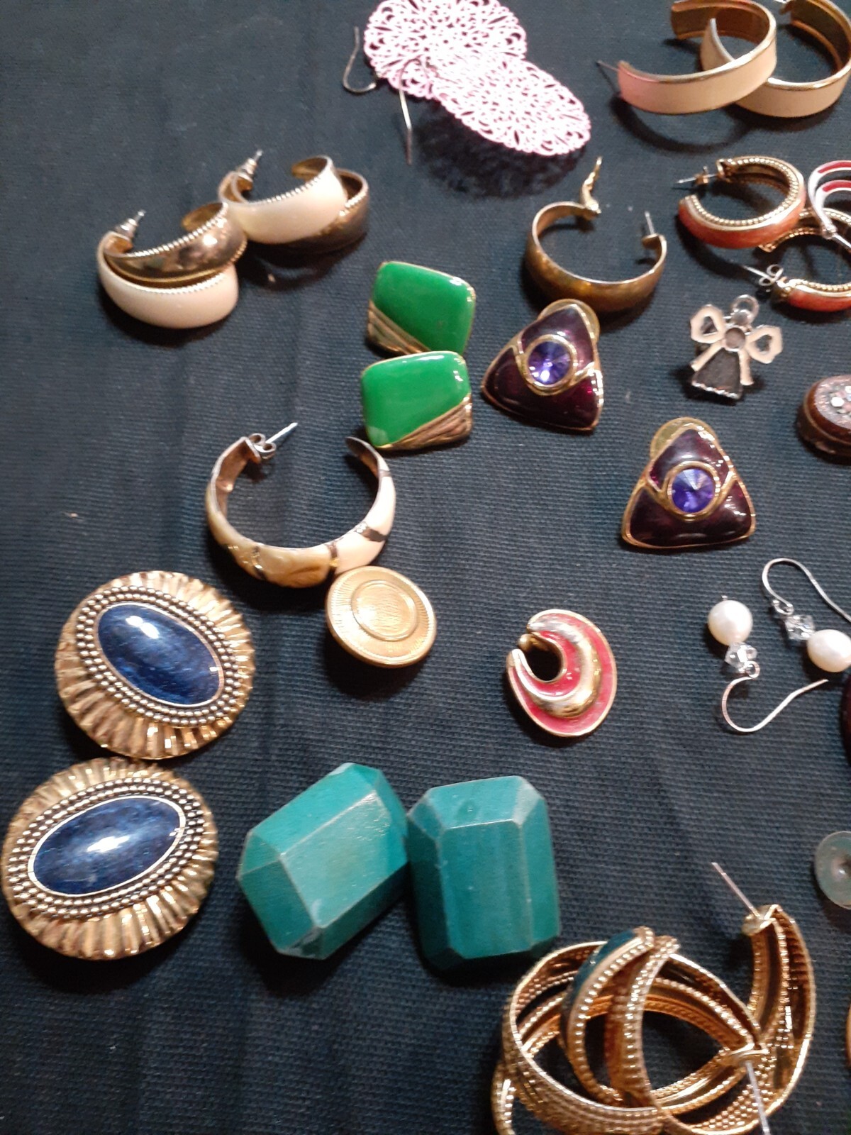 1/2 Pound Vintage To Modern FASHION JEWELRY Lot All Wearable (Mostly Earrings)