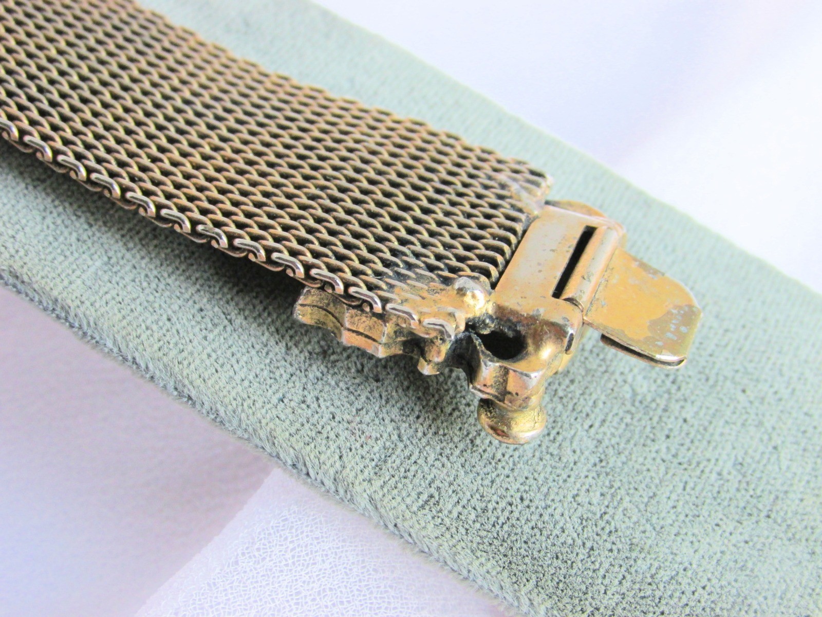 Antiqu Victorian Brass Mesh Faux Emerald Faux Carnelian Bracelet Intricate Clasp