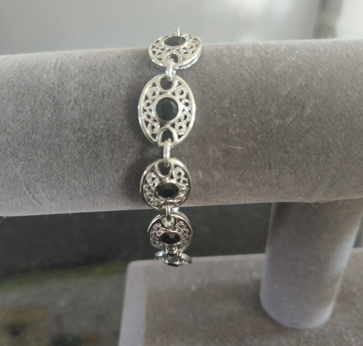 Vintage EMMONS Silver Tone Bracelet with Black Faceted Crystals 7 inches