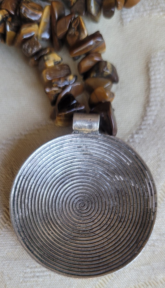 VINTAGE STERLING SILVER 925 PENDANT AND TIGER EYE 18″ DOUBLE STRAND NECKLACE
