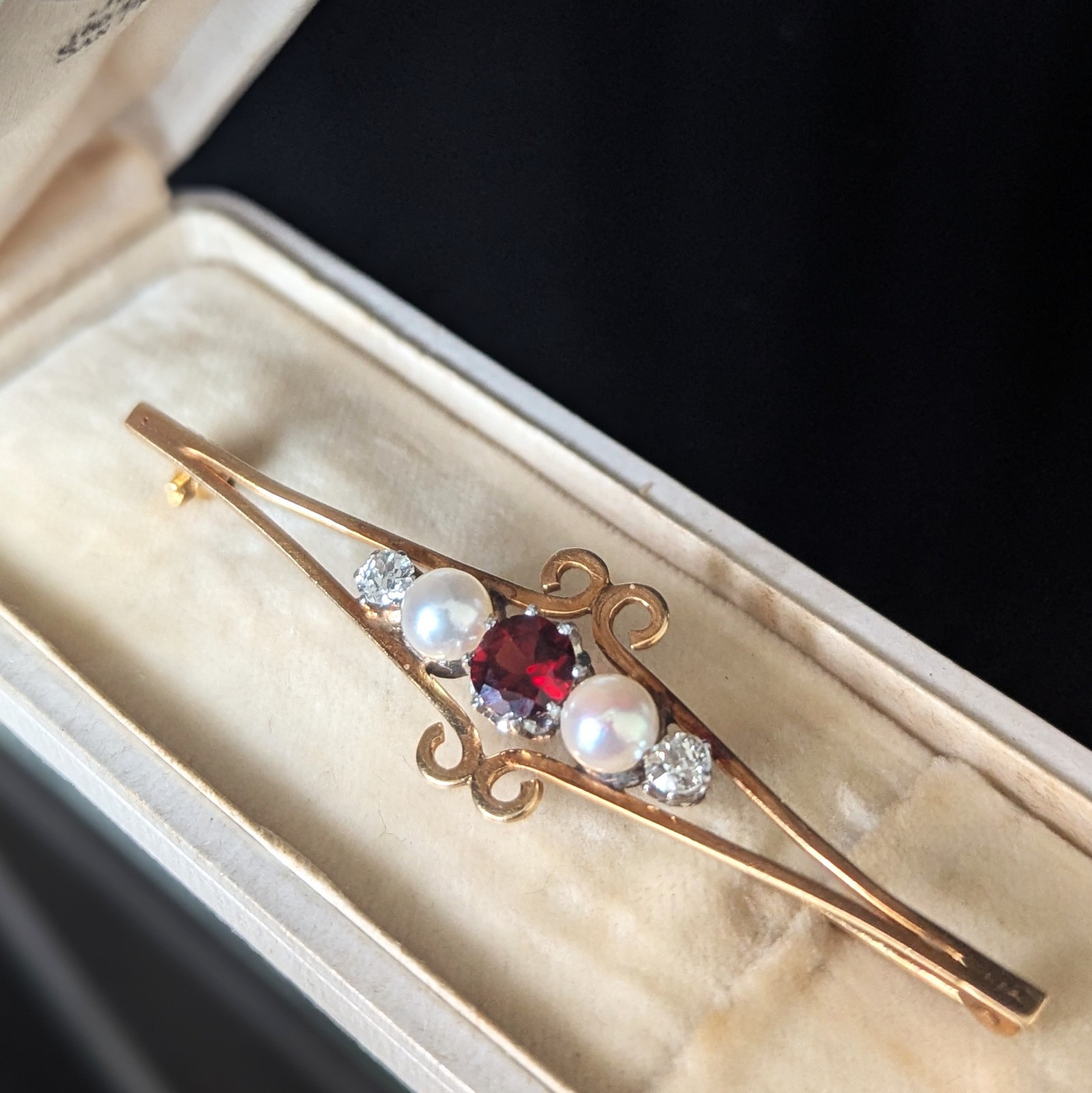 Antique Garnet Old European Cut Diamonds Pearls 14k Yellow Gold Brooch Pin 4.9g