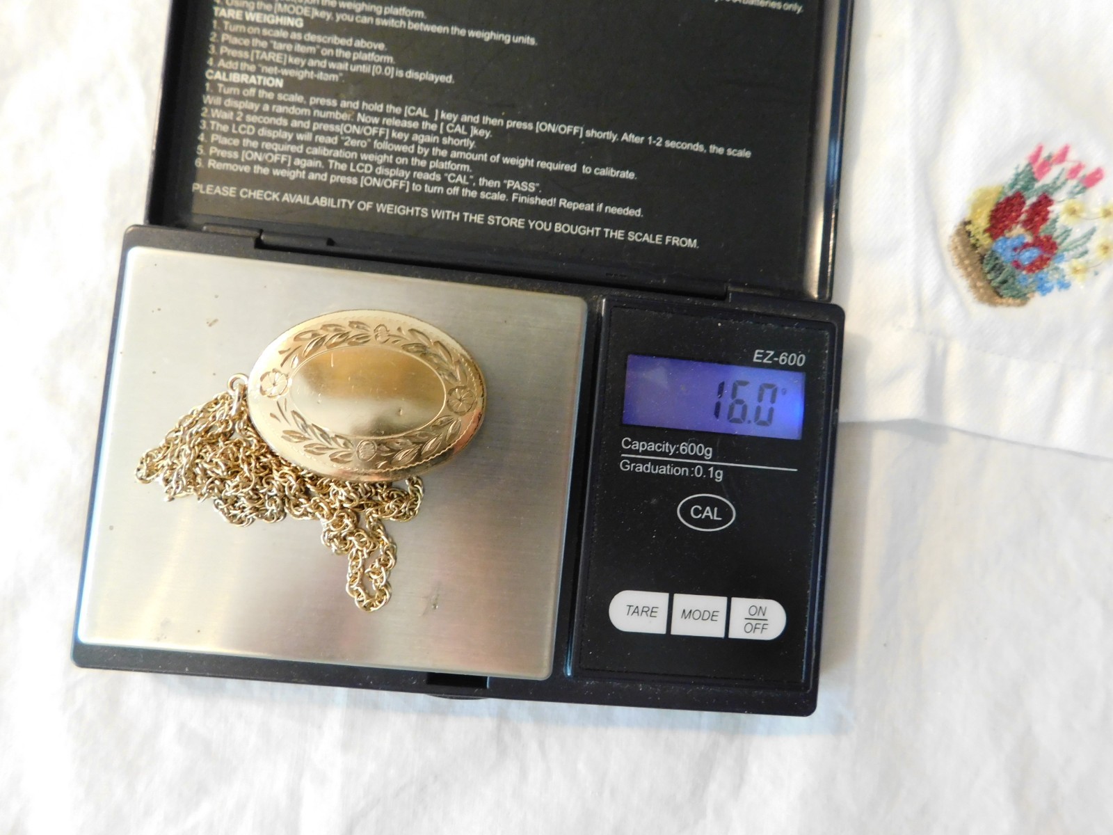 Winard Vintage 12K Gold filled Photo Locket Necklace 16 grams