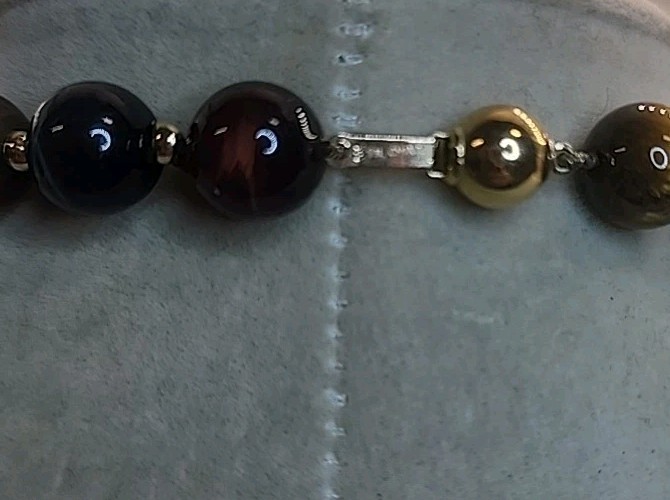 VTG Multi-Color Tiger Eye Beaded Necklace W/Gold Plated Beads & Red Jade Pendant