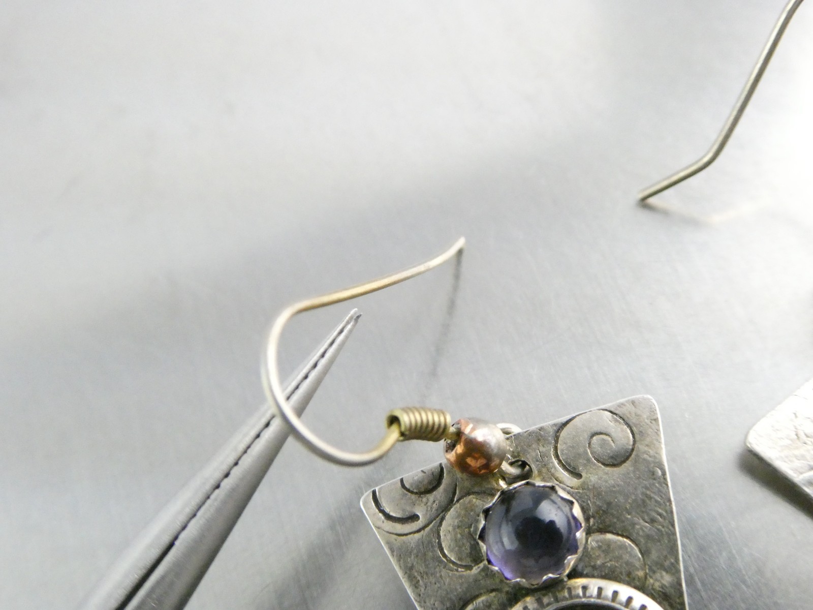 Vintage Sterling Silver Artisan Mixed Metals Iolite Hook Earrings 4.3g 1.25 Inch