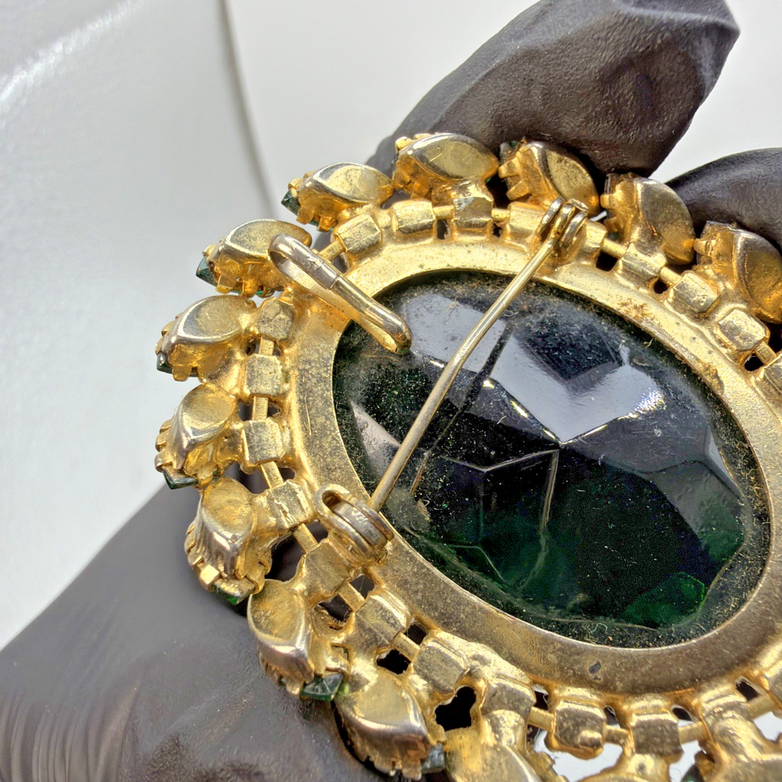 Vintage Gold Toned Austria Emerald Crystal Brooch Pendant