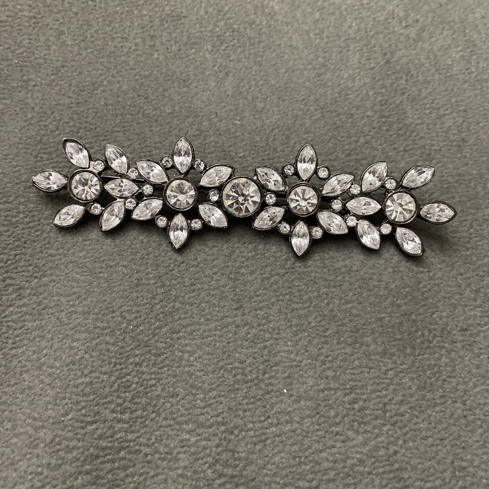 J19 Beautiful 3 3/4″ Rhinestone Pin