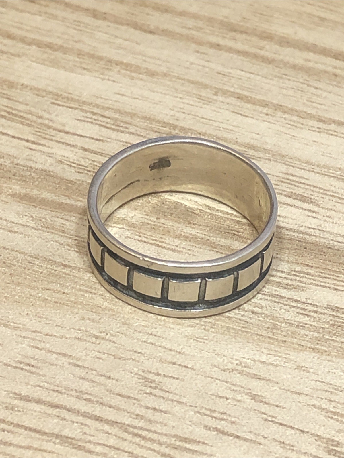 b.45. Signed Sterling Silver Vintage Patterned 8.4mm Band Ring Size 8.5s, 4.8g