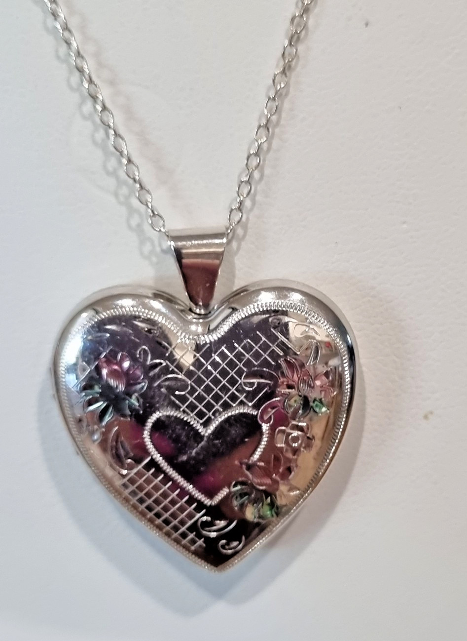 Vintage Sterling Silver Large Heart Rare 4 Photo Locket Chain USA made See Video