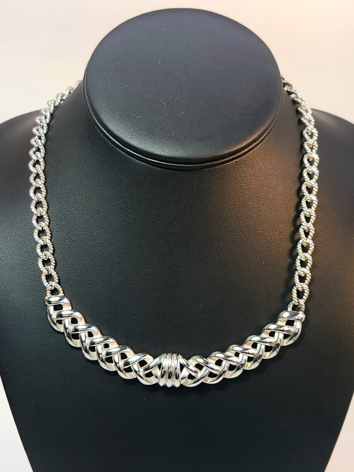Vintage Monet Silver Tone Curved Link Chain Choker Necklace 18″ Hook Clasp