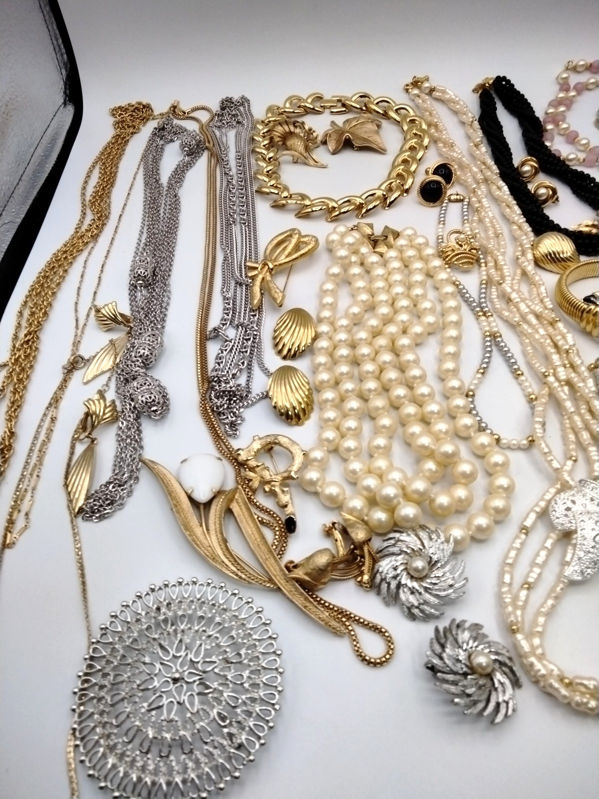 Vintage Jewelry Lot Coro Trifari Monet Sarah Coventry Necklace Earring Brooch