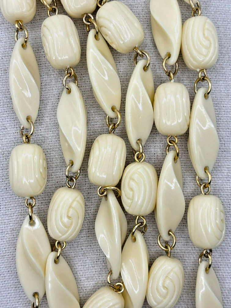 Vintage Ivory Cream Molded And Carved Bead Gold Tone Link Long Necklace 47 Inch