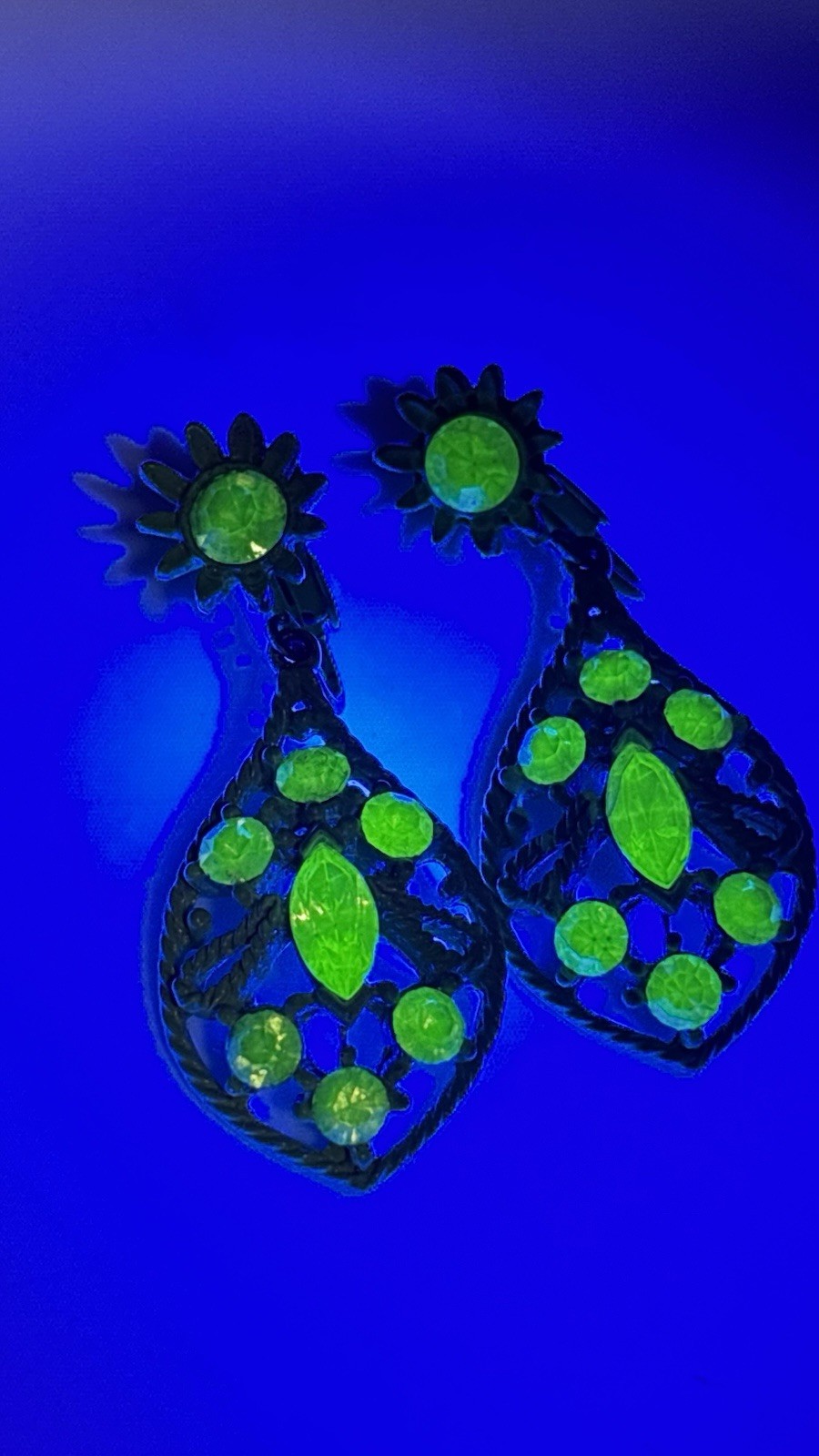 Vintage Uranium Lime Green Rhinestone Dangle Teardrop Enamel Earrings 2″ Long