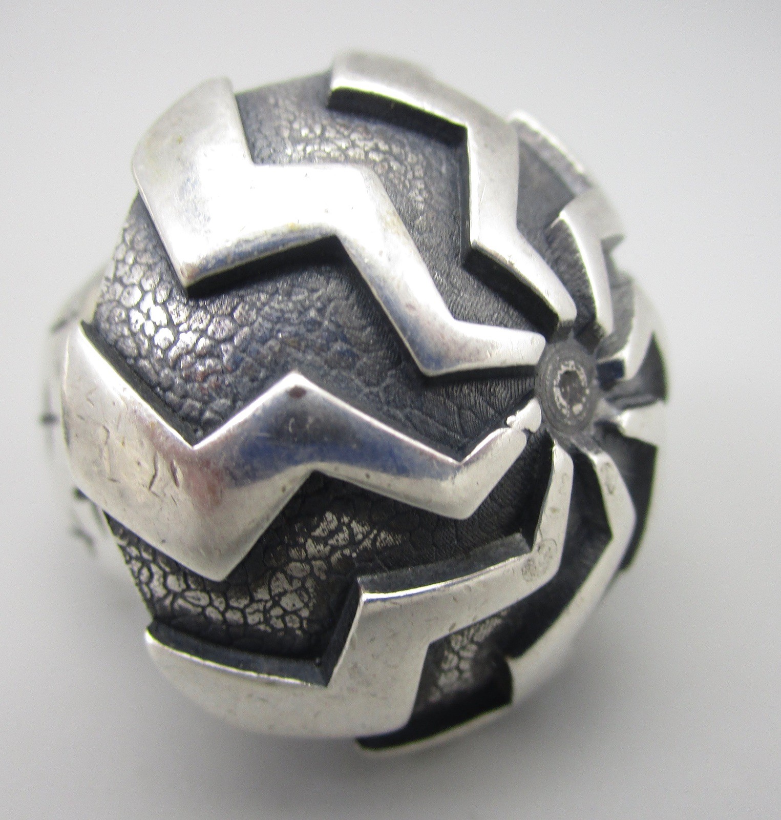 AMAZING RARE DIAN MALOUF STERLING ZIG ZAG HIGH DOME RING SZ 6.5