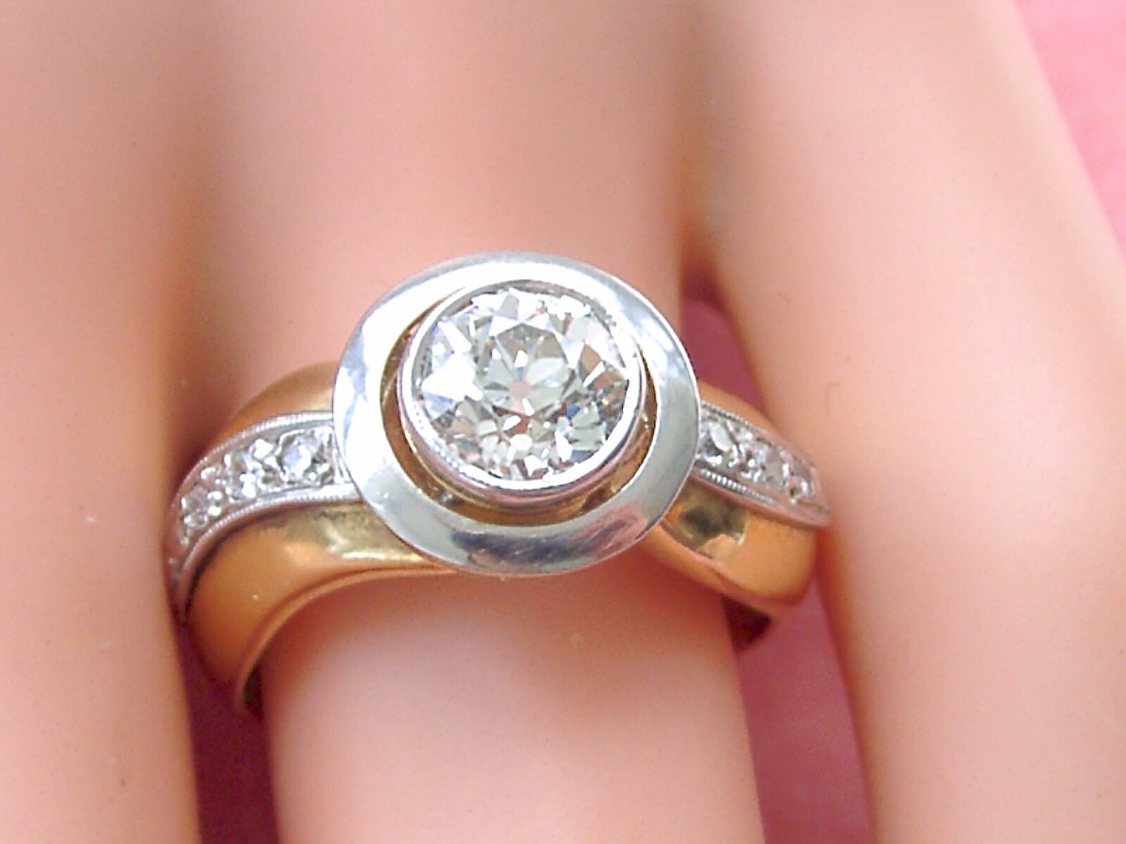 VINTAGE 1.10ct EURO DIAMOND 18K THICK BAND UNISEX SOLITAIRE ENGAGEMENT RING 1940