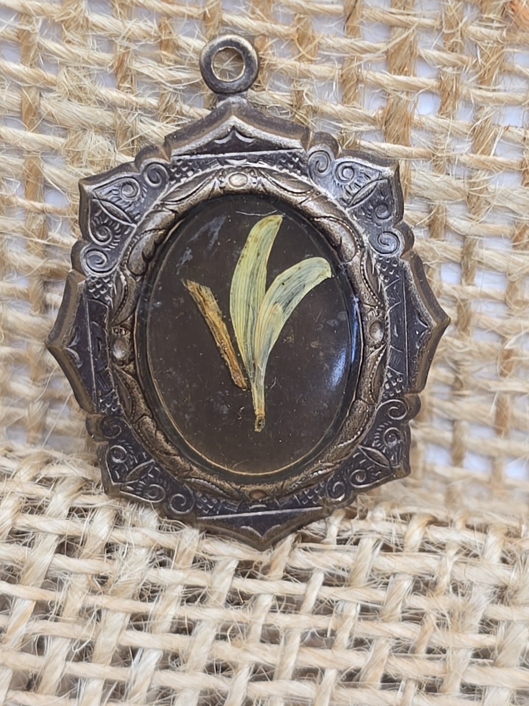 Antique Victorian Pressed Metal Resin Set Flower Pendant 1.5″