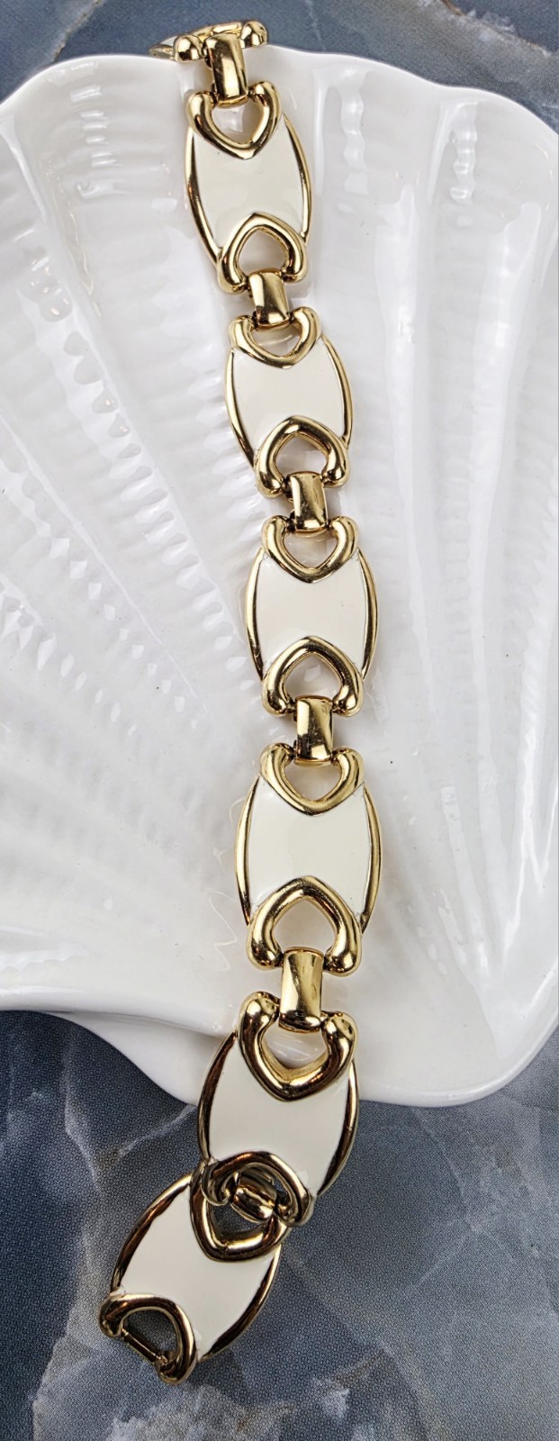 4pc Vintage Monet Gold Tone And Ivory Enamel Jewelry Set All Signed