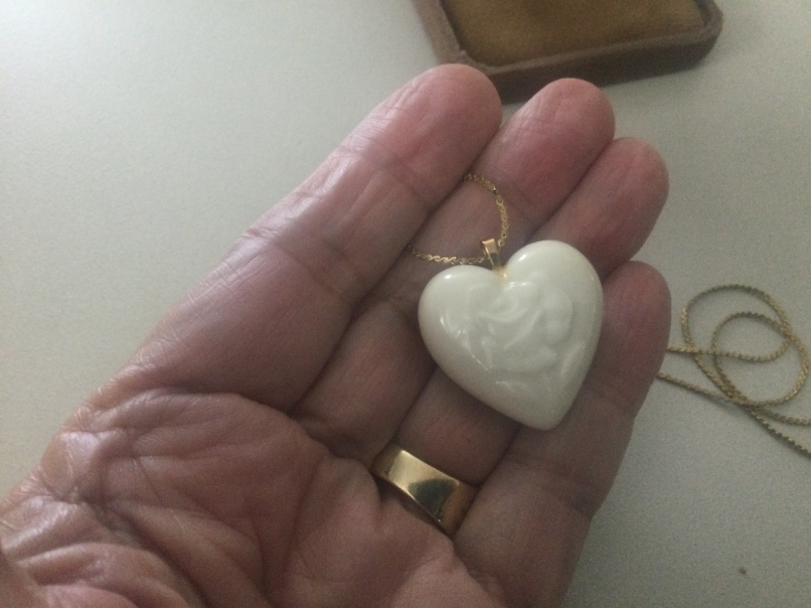 Vtg Lenox Porcelain Puff Heart Rose Pendant/ 1/20/12kGF Necklace w/ Original Box