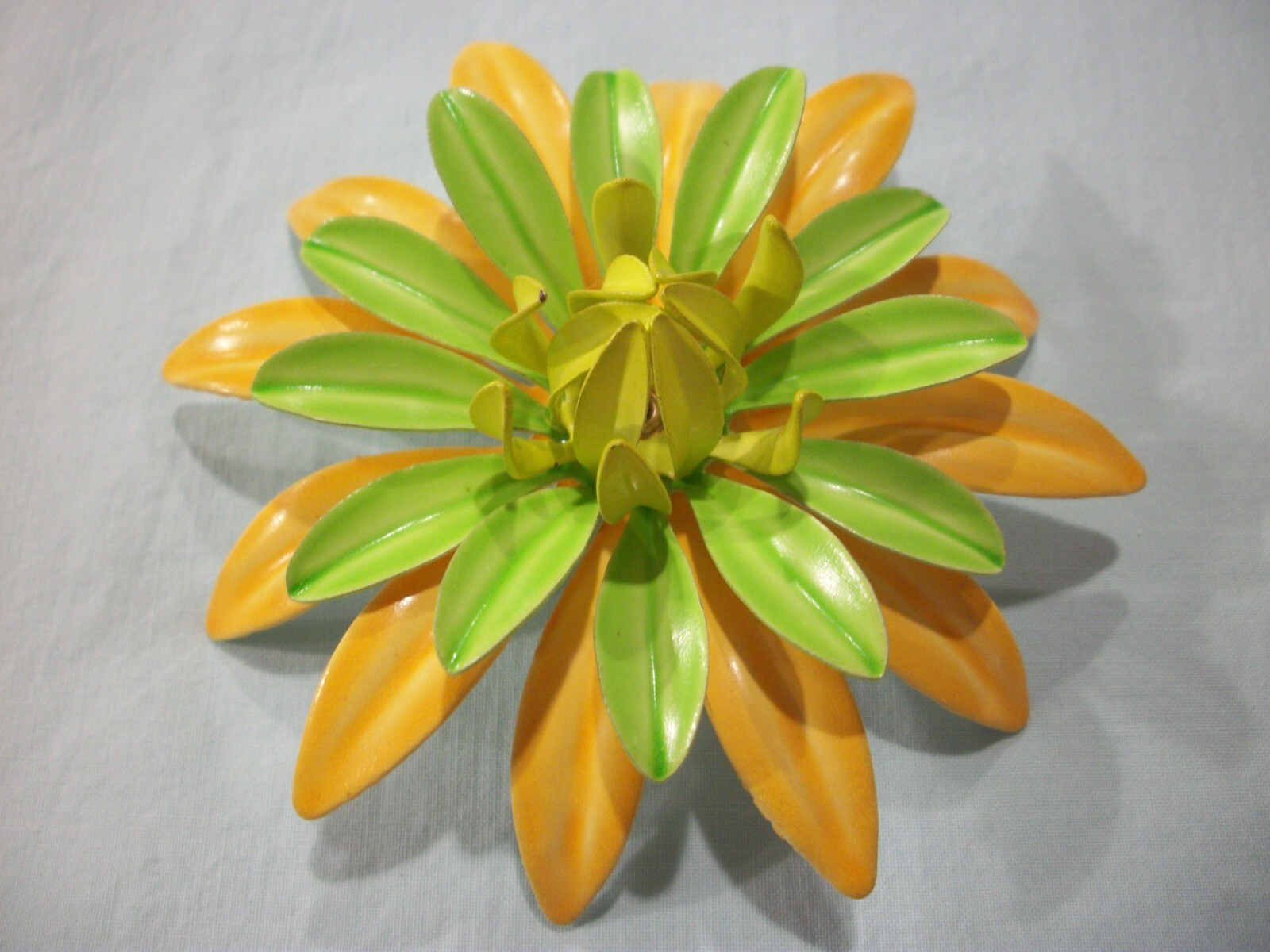 ViNTaGE MeTaL ENaMeL **LEMON YELLOW/LiME GREEN TROPiCAL BEAUTY**FLoWeR BuRST PiN