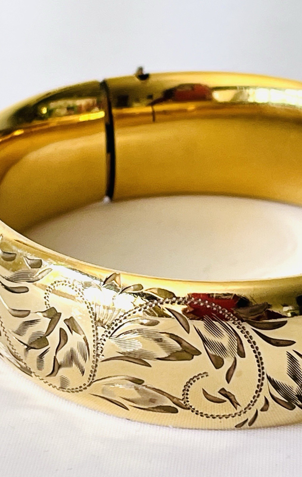 Vintage Gold Filled Etched Hinged Bangle Bracelet Victorian 1/20 12 K Gold