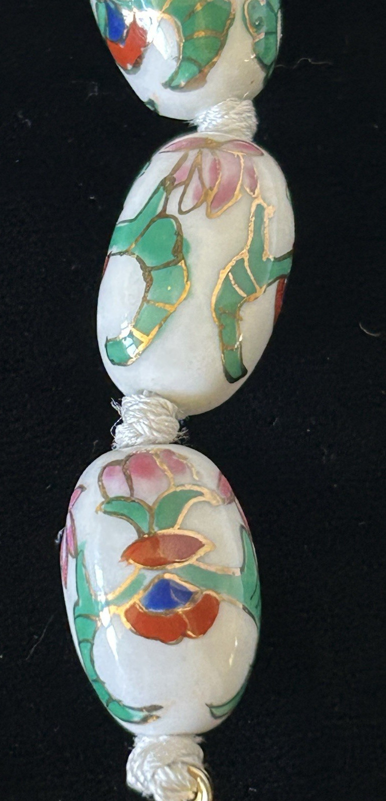 Vintage Chinese CLOISONNE Oval Bead NECKLACE Hand Knot White Lotus Blossom 24″