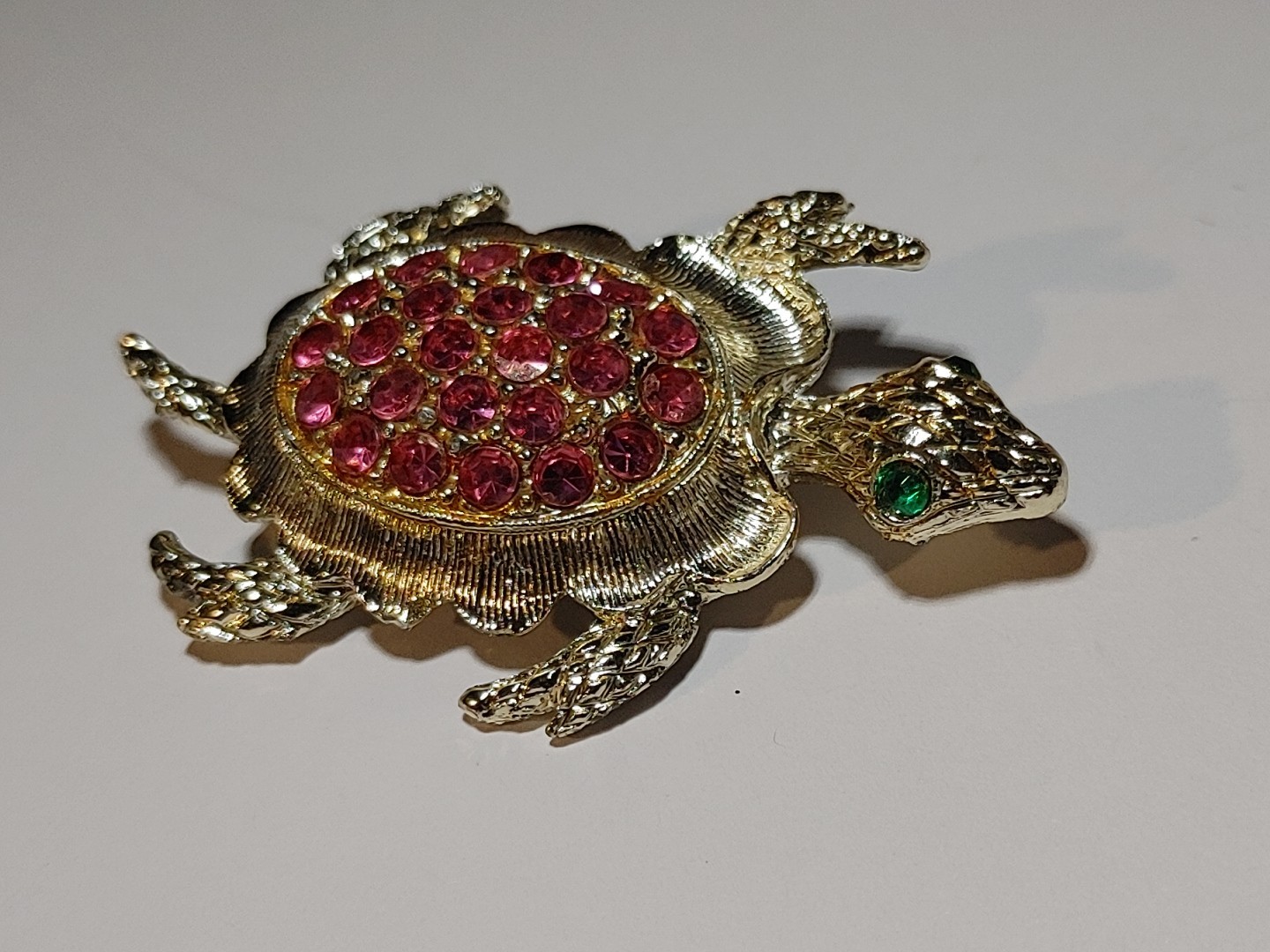 Vintage Gold Tone Pink and Green Crystal Sea Turtle Brooch – Pin
