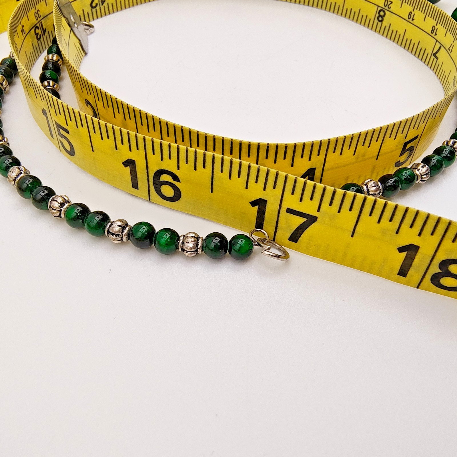 Vintage 90s Choker Necklace Green Glass Bead Dangle Silver Tone Memory Wire
