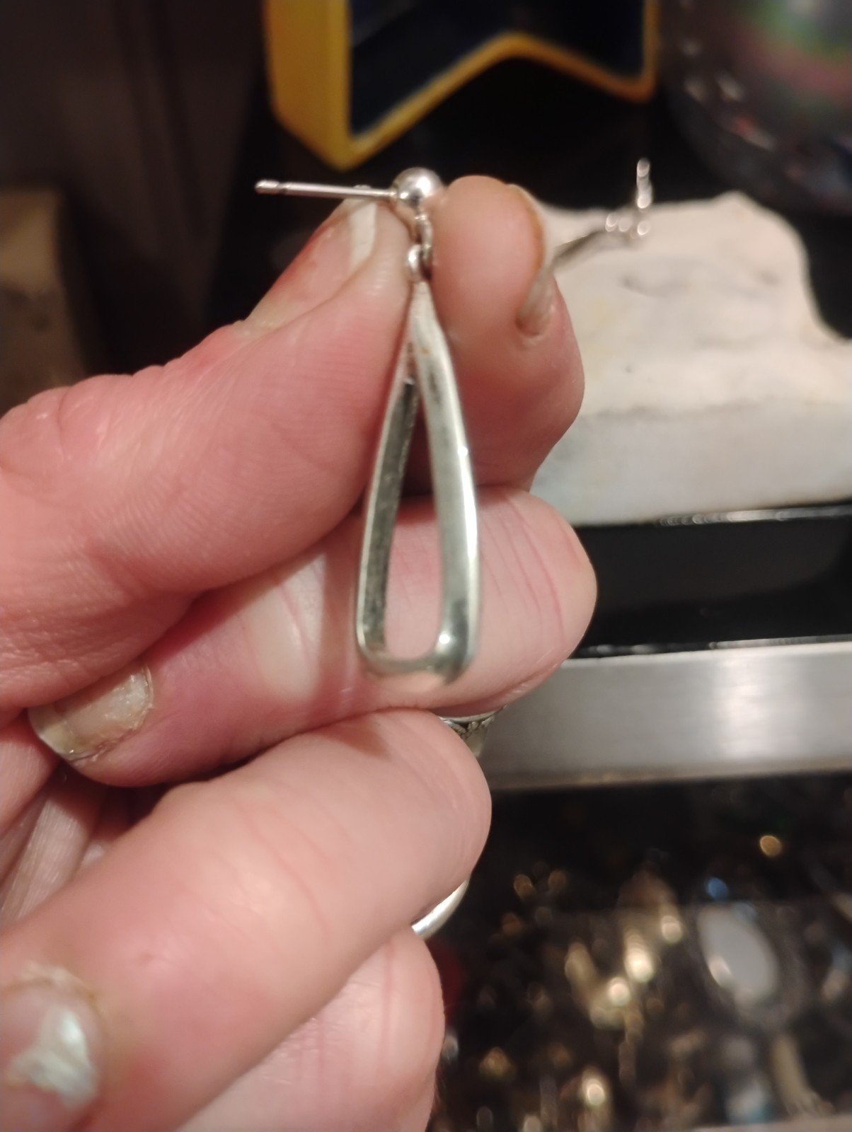 VTG Silvertone Dangle Drop Triangular Post Back Earrings 1.25