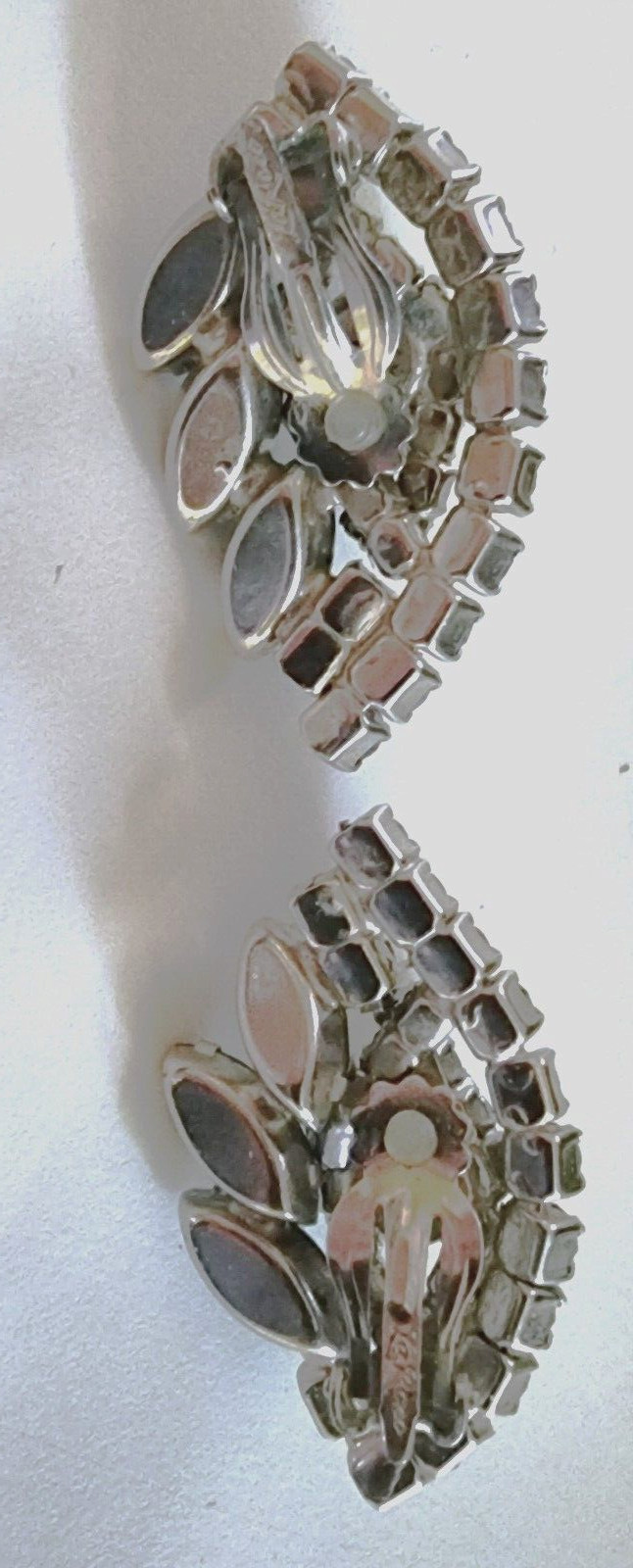 LA ROCO 60’S RHINESTONE MULTICOLOR CLIP-ON EARRINGS