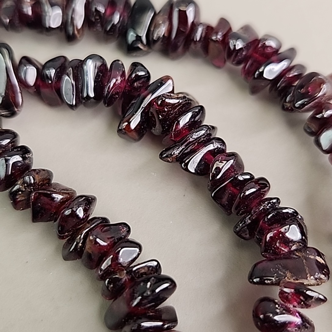 Garnet Chip Beaded Necklace Red Purple Heavy 24″