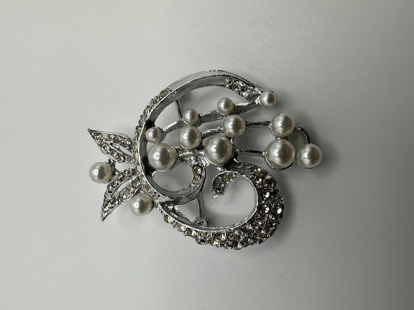 Vintage Silver Faux Pearl Floral Brooch 5cm BB1