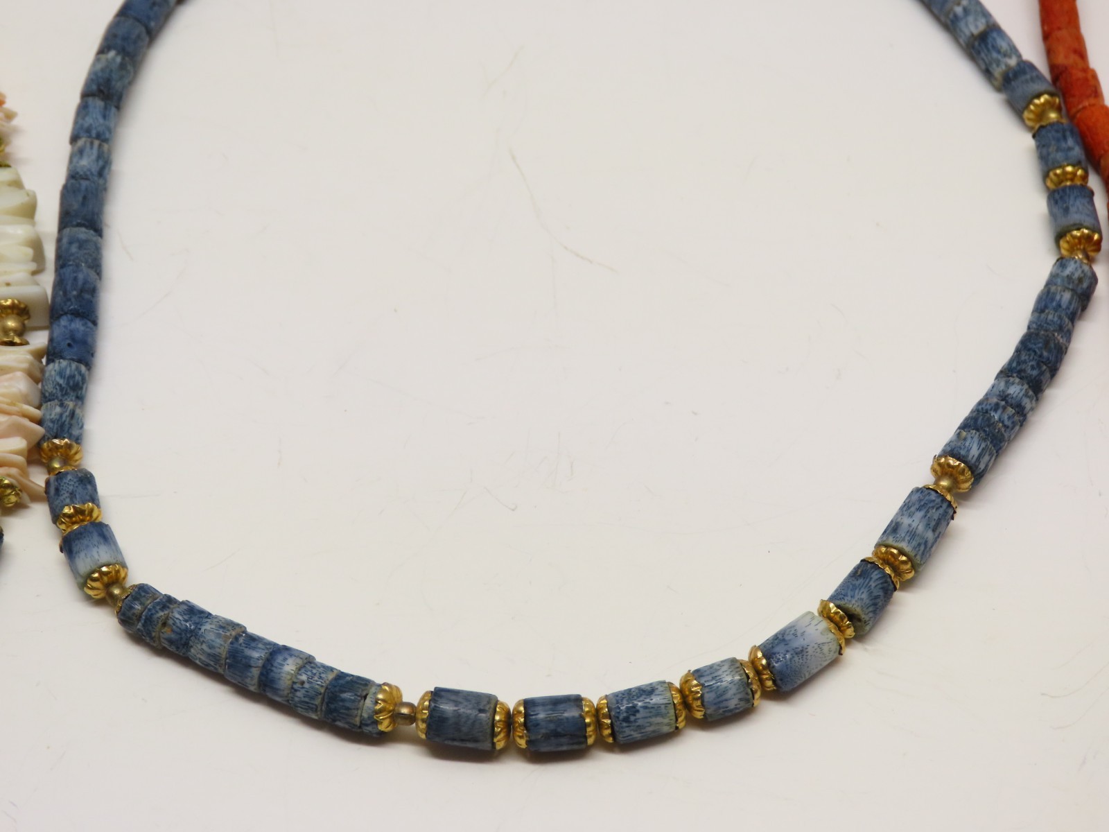 Vintage Puka Shell Beaded Necklace Sponge Coral MOP Lot Gold Tone Accents D5399