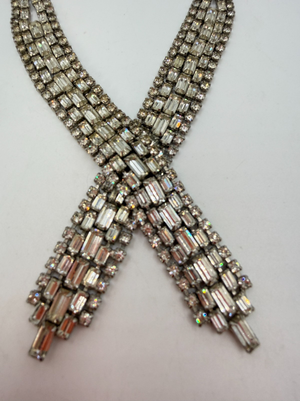 Vintage Necklace Rhinestone Crossover Snap Clear Statement 16 in PJ