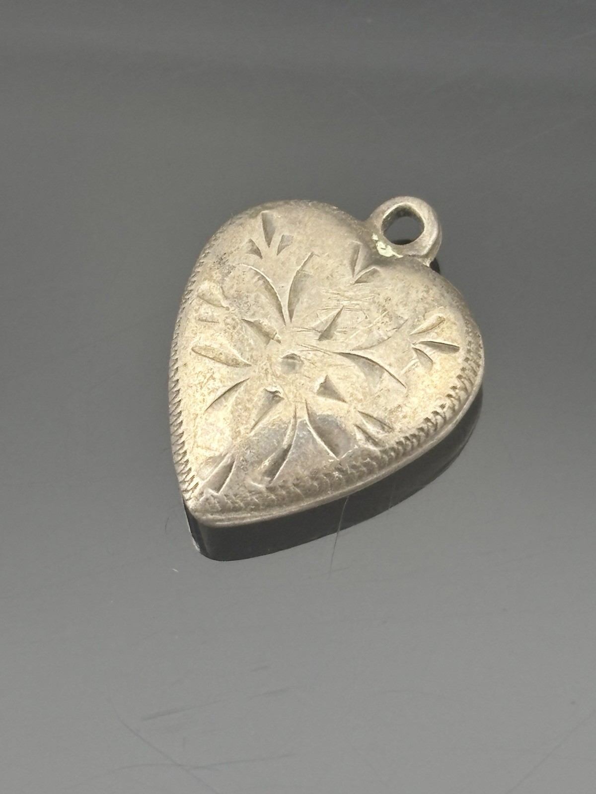 Vtg Single Sterling Silver Puff Heart Charm One Side Etched No Jump Ring 11/16″