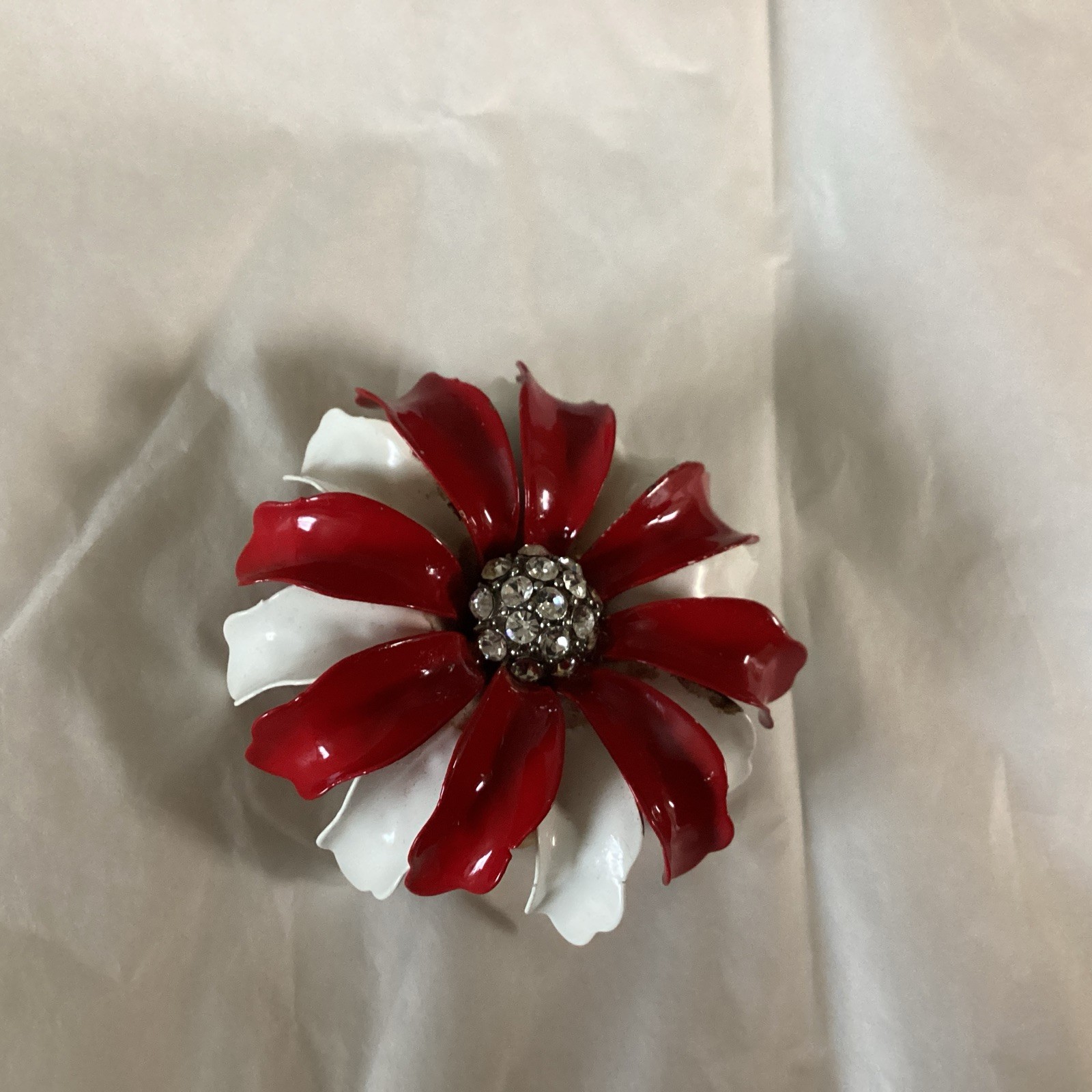 Vtg CROWN TRIFARI Signed Red White Enamel Flower Brooch 3D 2 1/4″ Across