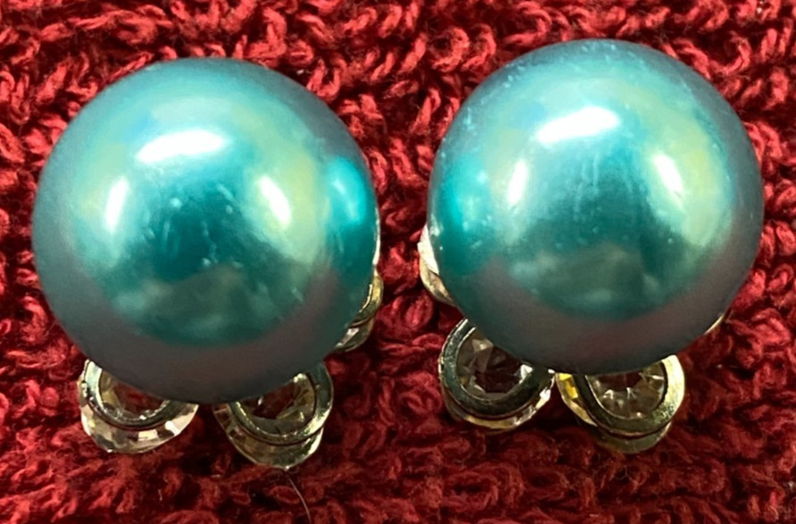 Vintage Clear Floral Pierced Earrings Flowers Blue Ball Back B14