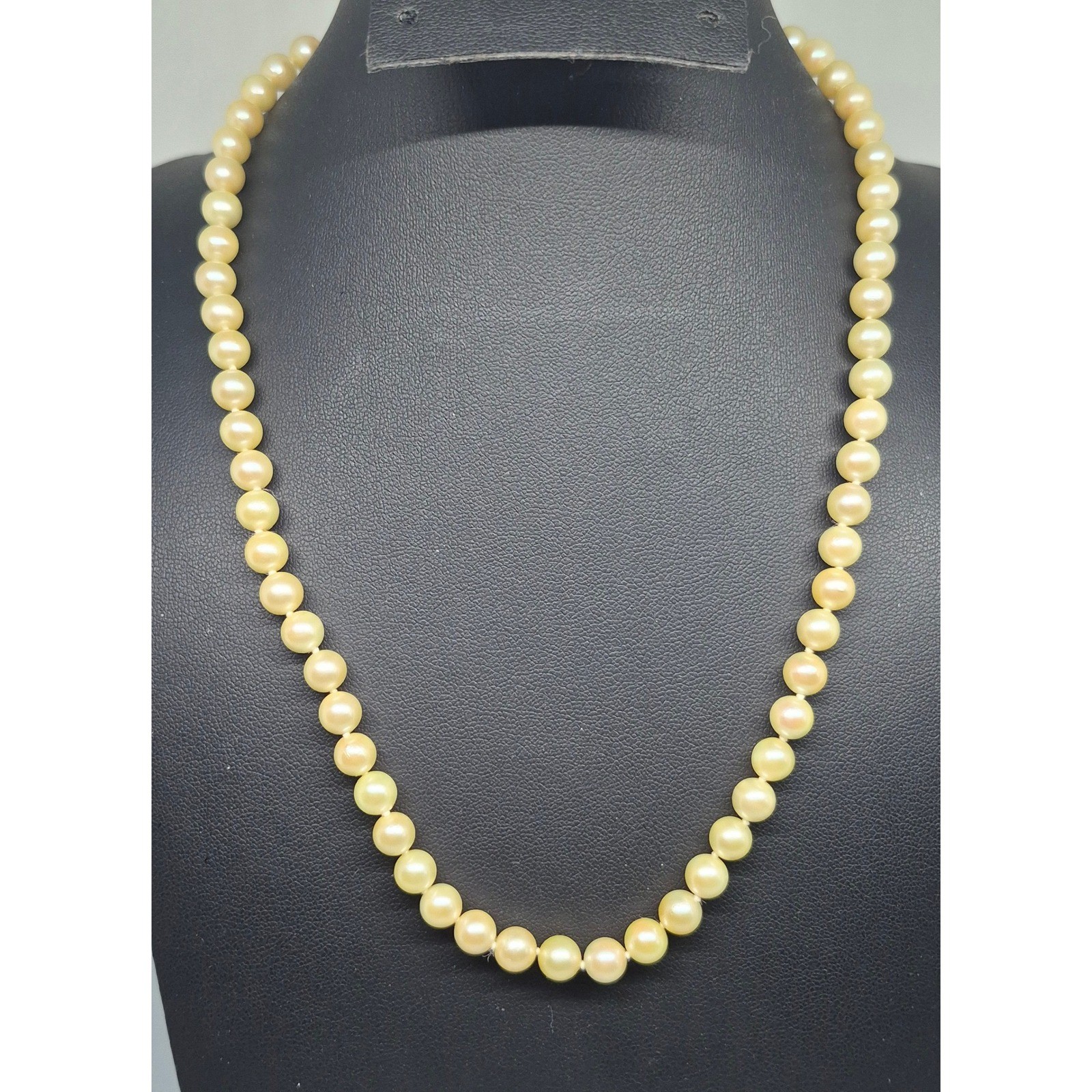Vintage Necklace Cream Cultured Pearl 14K Yellow Gold Filigree Clasp 18″