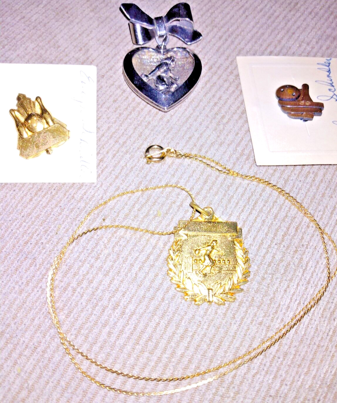 VTG 60s 70s 80s BOWLING LADIES BROOCH 3D GOLD EP NECKLACE PENDANT +2 PINS BRONZE