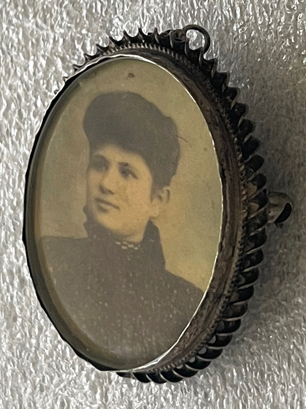 ANTIQUE PAT. MAY 31 1898 PIN LOCK PHOTO LOCKET PIN BROOCH