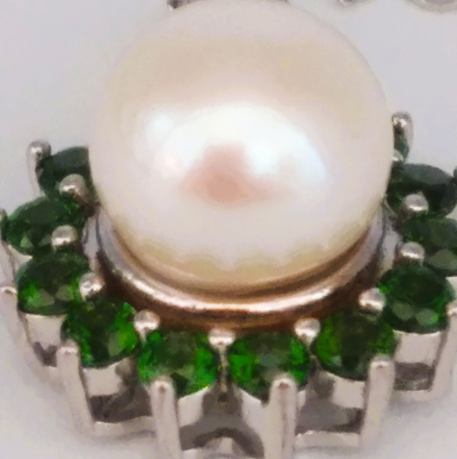 JZ 925 Sterling Silver Necklace with Pearl & Emerald Glass Pendant – Elegant & H
