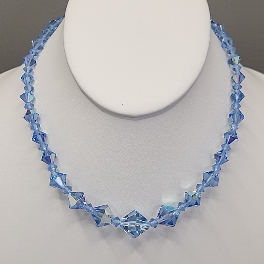 Vintage Glass Beaded Necklace Blue Bicone Graduated 16″
