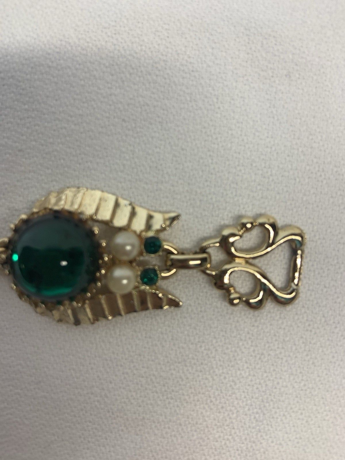 Sarah Cov.Bracelet W/Green Glass cabochon stones&small faux pearls, Goldtone,60s