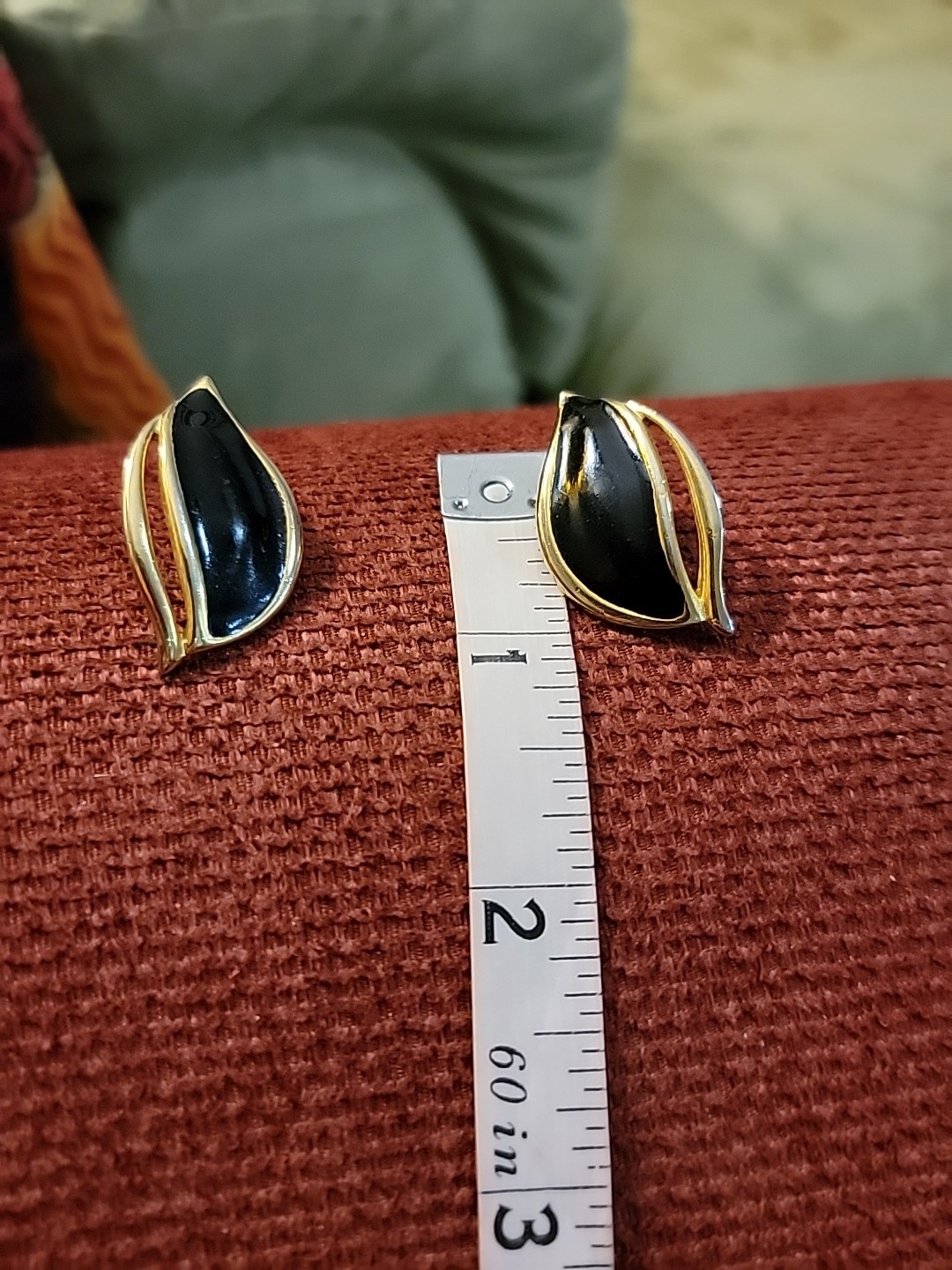 Vintage 70s Black Gold Earrings Enamel Classic Stud Office Work Daily Elegant