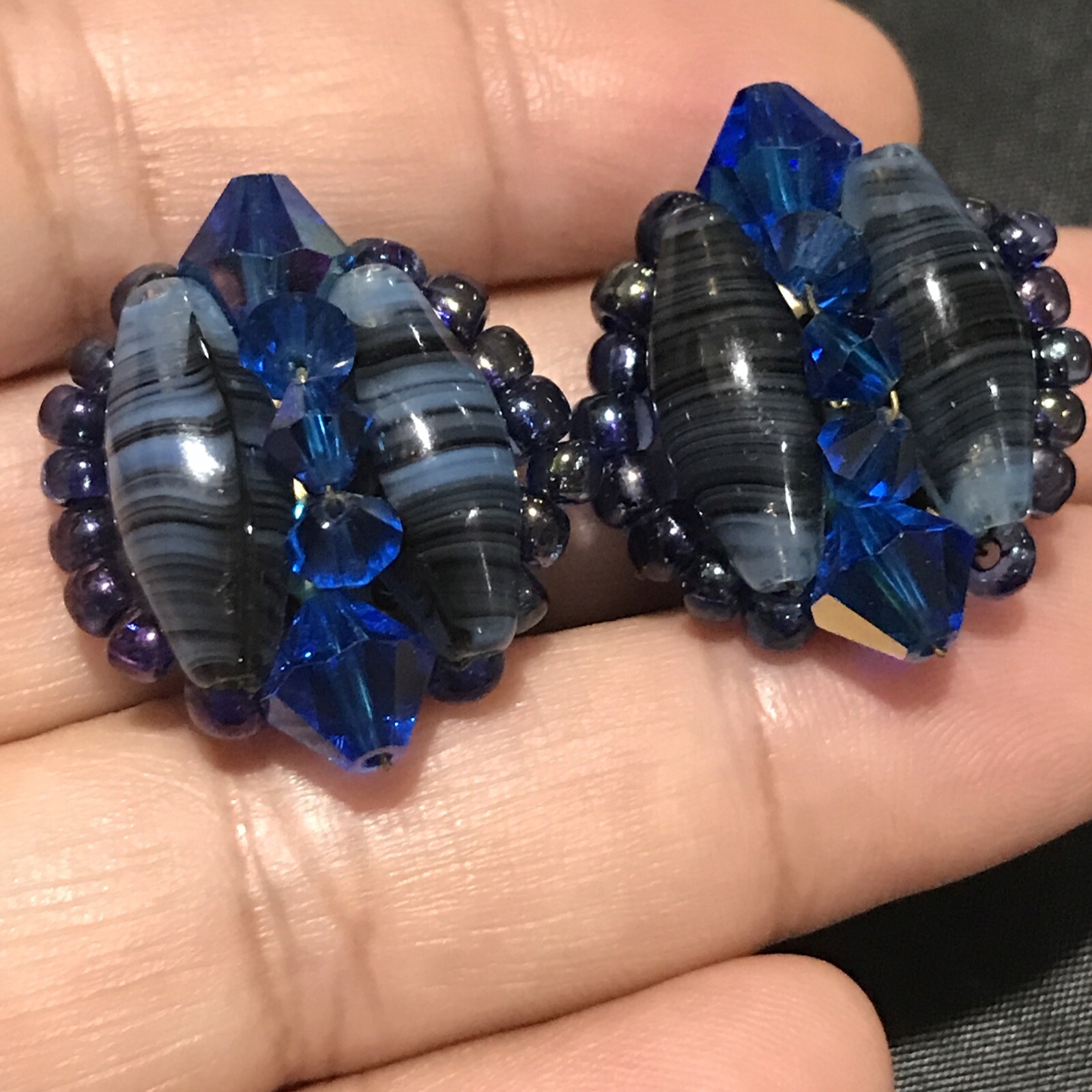 vintage blue glass art and beads necklace and clip on earrings 18”