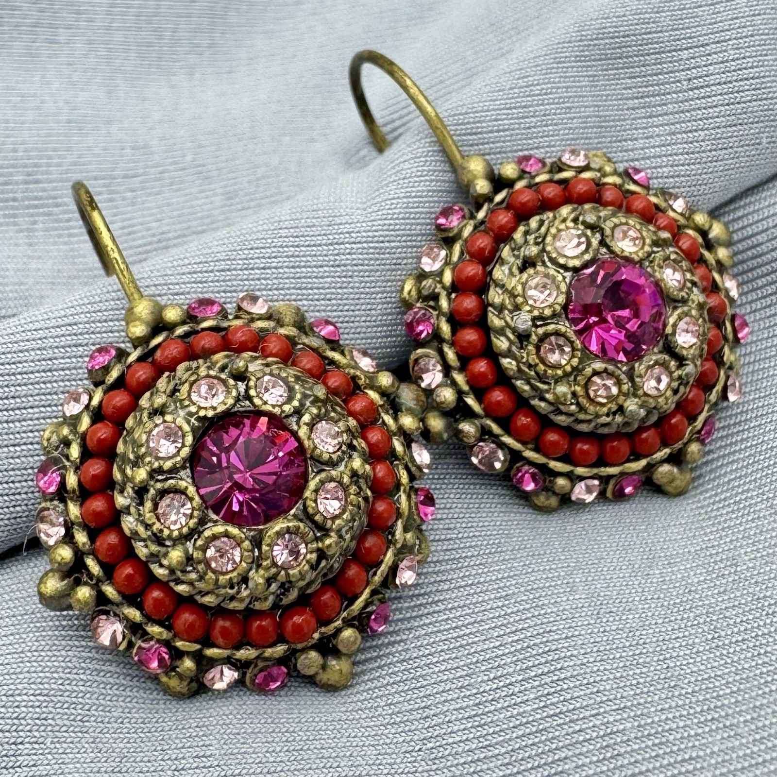 VTG Bronze Crystal Rhinestone Pierced Hinge Back Earrings Lt Rose Fuchsia Red