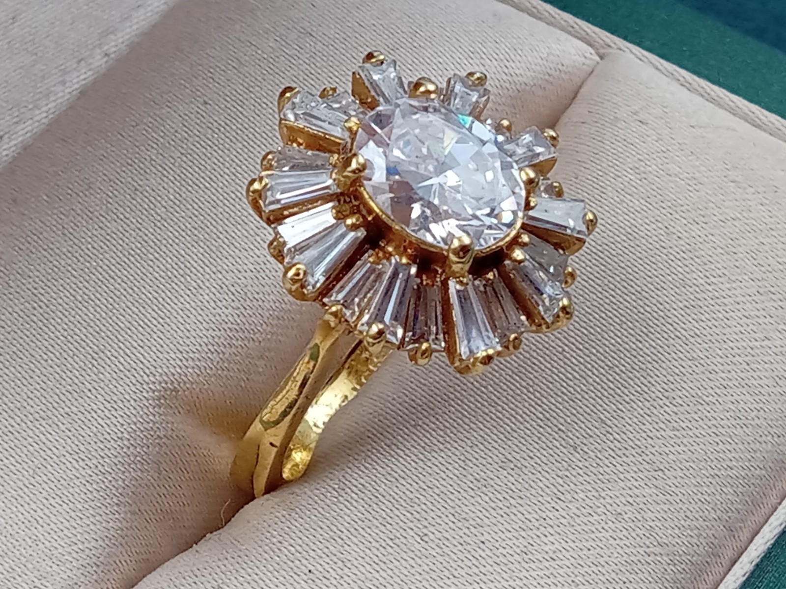 HSN 14 KT Gold Plated Size 7.75 Ring w. Clear Stone Setting in Burst Pattern